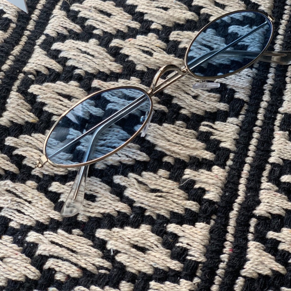 Small frame sunglasses